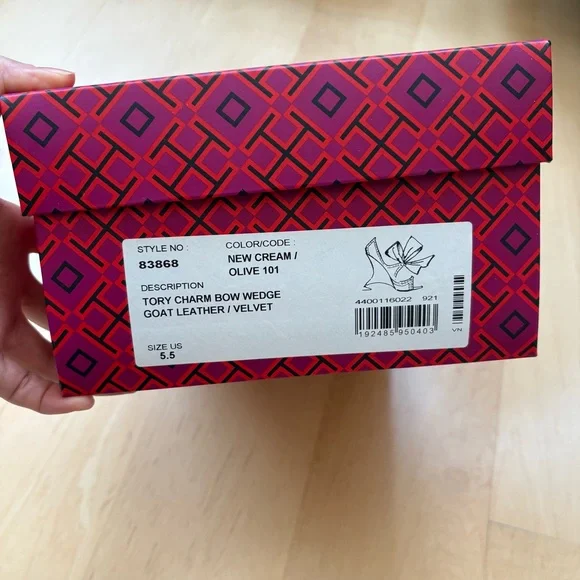 Tory Burch charm bow wedge - Picture 8 of 8